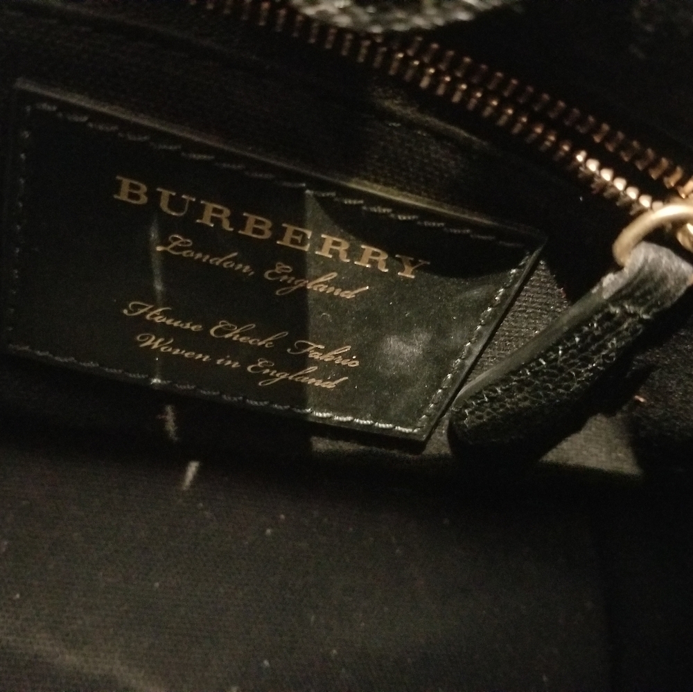 Authentic Burberry black purse - Picture 5 of 8